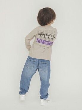 「バックプリント」｜「アイテム（デニムパンツ）」を使った、BRANSHESさん（キッズ・110cm）の秋コーディネート