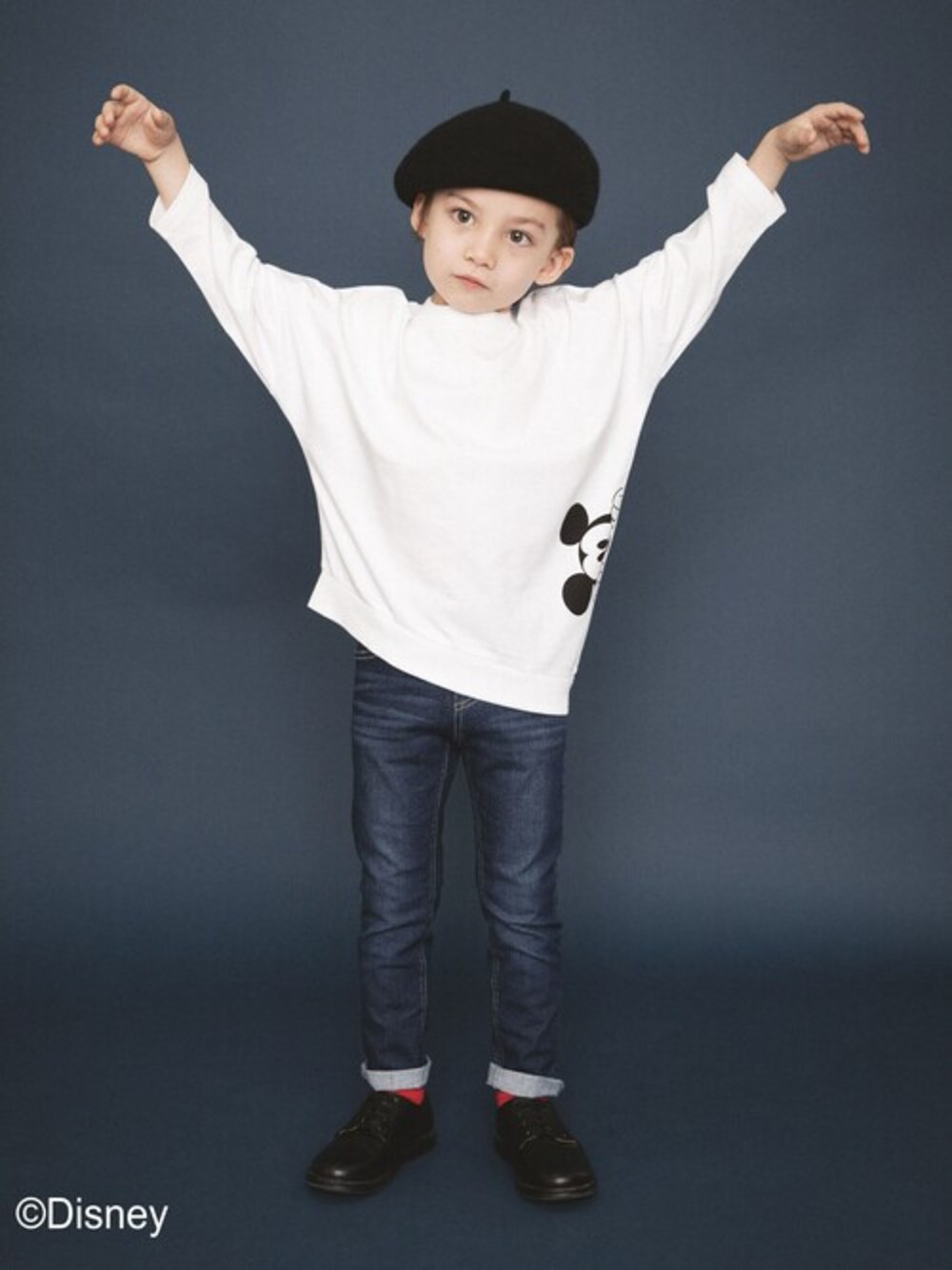 「kids、ミッキー、disney、子供服、ディズニー、ミッキーマウス、ブランシェス、kidsfashion、秋コーデ、Branshes」｜「BRANSHESのウールベレー帽（ハンチング/ベレー帽、ブラック系）」を使った、BRANSHESさん（キッズ・110cm）の秋コーディネートの1枚目の写真
