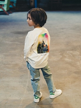 「バックプリント」｜「アイテム（デニムパンツ）」を使った、BRANSHESさん（キッズ・110cm）の冬コーディネート