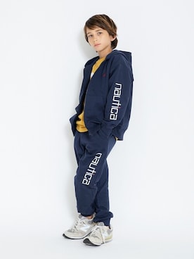 「アイテム（パーカー）」を使った、BRANSHESさん（キッズ・130cm）の秋コーディネート