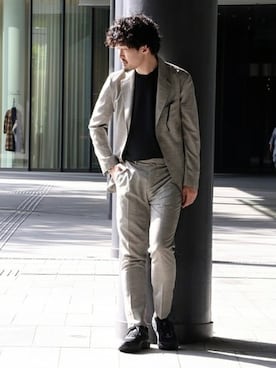 「アイテム（スラックス、ベージュ系）」を使った、IDUTSUさん（メンズ・177cm）の夏コーディネート