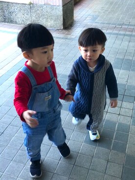 「OSHKOSH（オシュコシュ）のアイテム（パンツ）」を使った、Ruru さん（キッズ・100cm）の春コーディネート