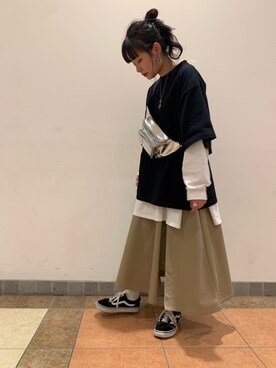 「アイテム（ボディバッグ/ウエストポーチ、シルバー系）」を使った、佐々木麻耶さん（レディース・156cm）の春コーディネート