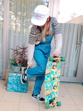 「白キャップ」｜「アイテム（サロペット/オーバーオール）」を使った、lili  さん（レディース・161cm）の春コーディネート