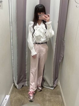 「ボウタイ」｜「アイテム（スラックス）」を使った、𝓎さん（レディース・156cm）の春コーディネート