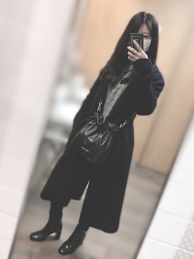 「VERSACE（ヴェルサーチ）のアイテム（PC・スマホグッズ/家電）」を使った、Y.さん（レディース・168cm）の冬コーディネート