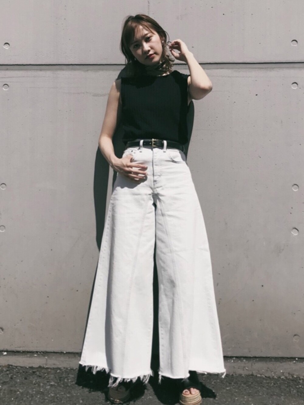 MOUSSY OFFICIALさんの「SUPER WIDE DENIM（MOUSSY）」を使ったコーディネート