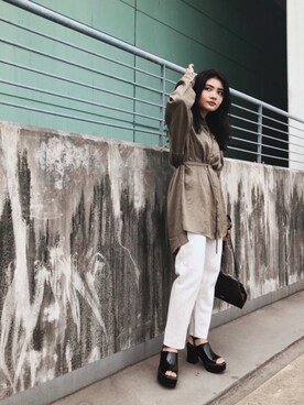 MOUSSY OFFICIALさんの「CREPE LOOSE LONG SHIRT」を使ったコーディネート