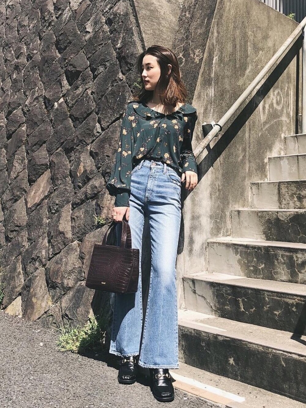 MOUSSY OFFICIALさんの「FLOWER RUFFLE BLOUSE（MOUSSY）」を使ったコーディネート