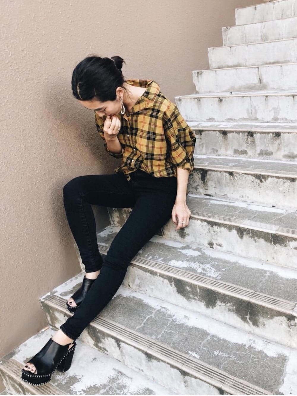 moussy - moussy FAUX PEARL TARTAN ブラウス MOUSSY（マウジー）の「FAUX PEARL TARTAN LONG SHIRT（シャツ