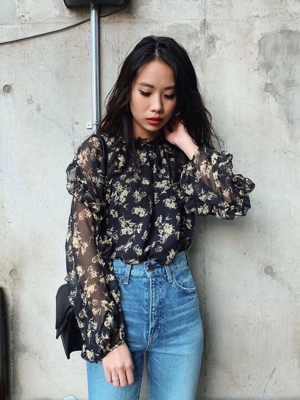 MOUSSY OFFICIALさんの「DENSE FLOWER BLOUSE（MOUSSY）」を使ったコーディネート