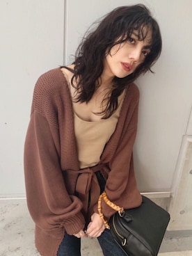 「MOUSSY（マウジー）のアイテム（カーディガン/ボレロ）」を使った、MOUSSY OFFICIALさん（レディース・161cm）の秋コーディネート