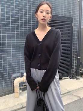 「MOUSSY（マウジー）のアイテム（カーディガン/ボレロ）」を使った、MOUSSY OFFICIALさん（レディース・168cm）の秋コーディネート