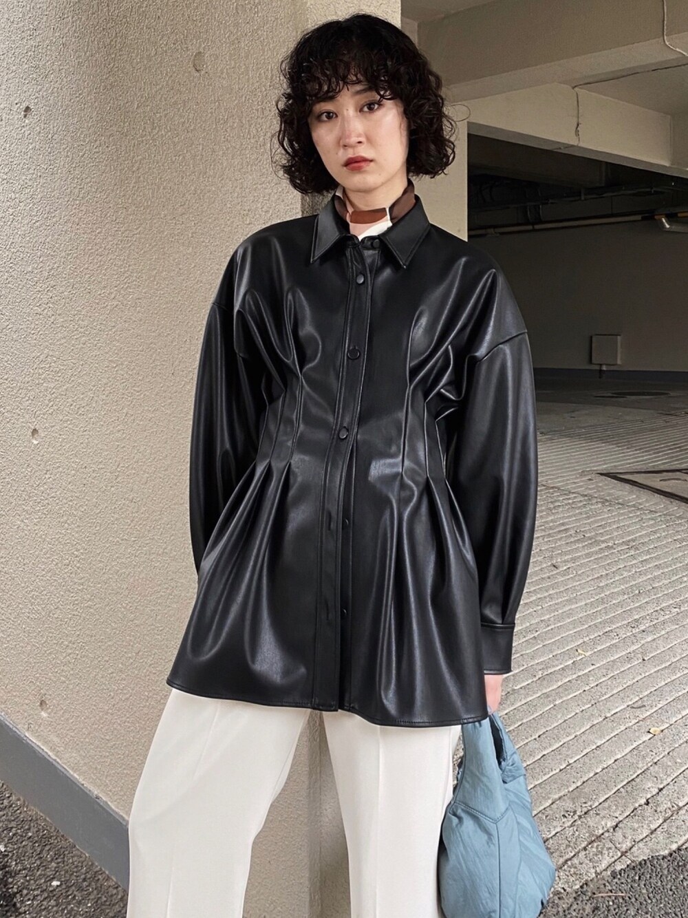 MOUSSY OFFICIALさんの「F／LEATHER TUCKED シャツ（MOUSSY）」を使ったコーディネート