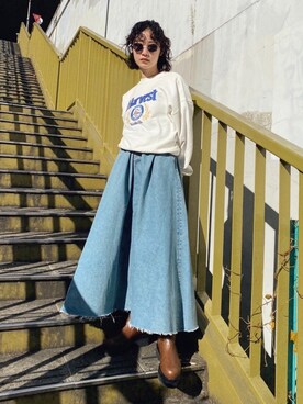 「MOUSSY（マウジー）のアイテム（デニムスカート）」を使った、MOUSSY OFFICIALさん（レディース・161cm）の冬コーディネート