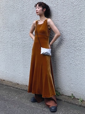 「秋トレンド2021」｜「アイテム（ワンピース/ドレス）」を使った、MOUSSY OFFICIALさん（レディース・164cm）の秋コーディネート