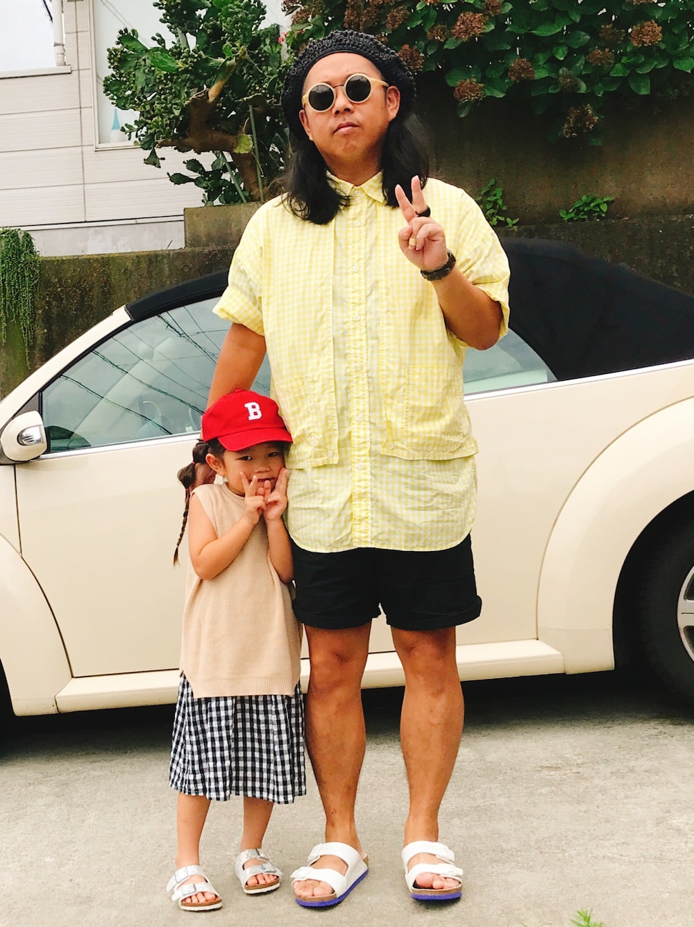「summer、休日スタイル、シャツスタイル、チェック、チェックシャツ、ビルケンシュトック、ベレー帽、おやこーで。、ギンガムチェック、CALOLINE」｜「CAL O LINEのアイテム（シャツ/ブラウス、イエロー系）」を使った、ゆーきさん（メンズ・170cm）の夏コーディネートの1枚目の写真