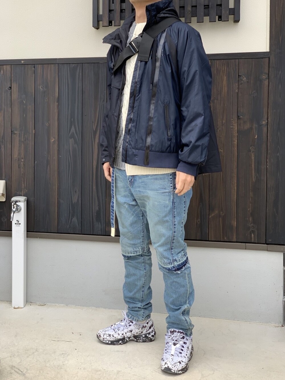 「年末WEAR感謝祭、お洒落さんとつながりたい、大人カジュアル、冬のコーデ、きれいめカジュアル、スポーツミックス、NIKE、sacai、NIKE×sacai、ナイロンジャケット」｜「Sacaiのアイテム（ニット/セーター、ホワイト系）」を使った、Amさん（メンズ・175cm）の冬コーディネートの1枚目の写真
