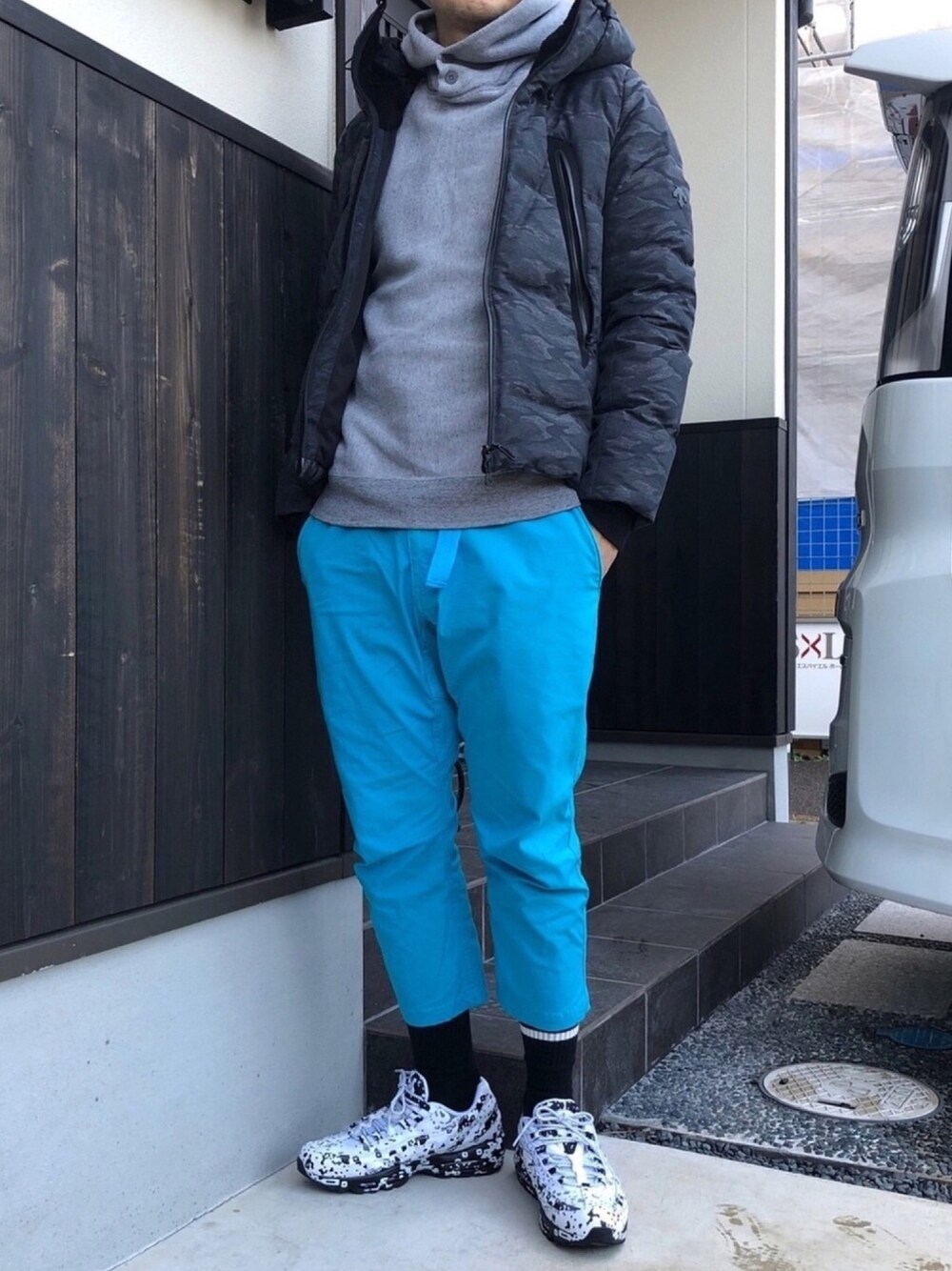 「お洒落さんとつながりたい、ダウンジャケット、オトナカジュアル、水沢ダウン、DESCENTE ALLTERRAIN、narifuri、BRU NA BOINNE、NIKE、airmax95、cavempt」｜「DESCENTE ALLTERRAINのDESCENTE×narifuri（ダウンジャケット/コート、グレー系）」を使った、Amさん（メンズ・175cm）の冬コーディネートの1枚目の写真
