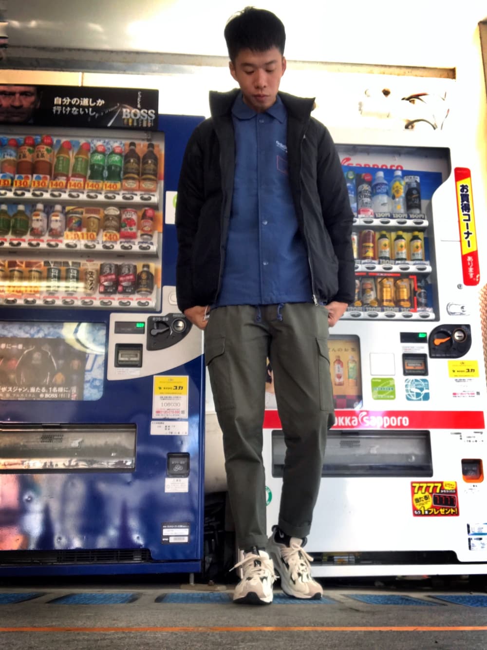 「GUのアイテム（その他パンツ、グリーン系）」を使った、Cheng Zhangさん（メンズ・180cm）の春コーディネートの1枚目の写真
