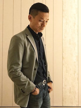 「アイテム（スーツジャケット、シルバー系）」を使った、KP 郭さん（メンズ・170cm）の秋コーディネート