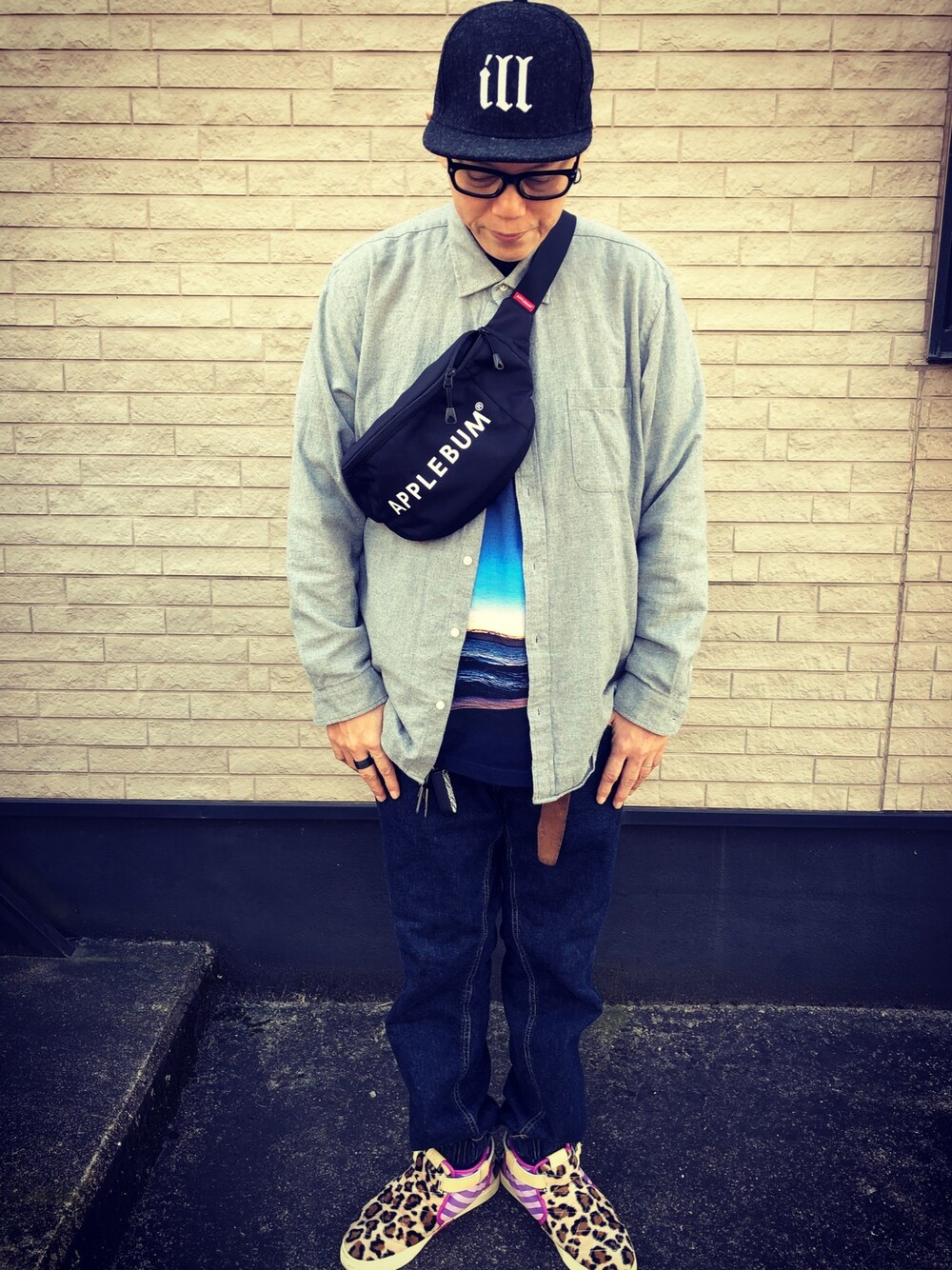 「秋のコーデ、やっぱりストリートが好き、お洒落さんとつながりたい、APPLEBUM、GU、backchannel」｜「APPLEBUMのアイテム（Tシャツ/カットソー、ブルー系）」を使った、しゅんころさん（メンズ・176cm）の秋コーディネートの1枚目の写真