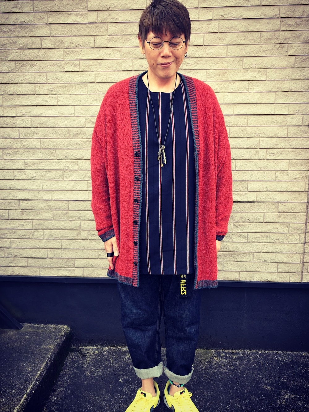 「APPLEBUM、オシャレウォーカー、NIKE、ストリート、きれいめカジュアル、おしゃれさんと繋がりたい」｜「APPLEBUMのアイテム（Tシャツ/カットソー、ブルー系）」を使った、しゅんころさん（メンズ・176cm）の春コーディネートの1枚目の写真