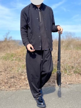 「オールブラック」｜「アイテム（ノーカラージャケット）」を使った、 かけるさん（メンズ・174cm）の冬コーディネート