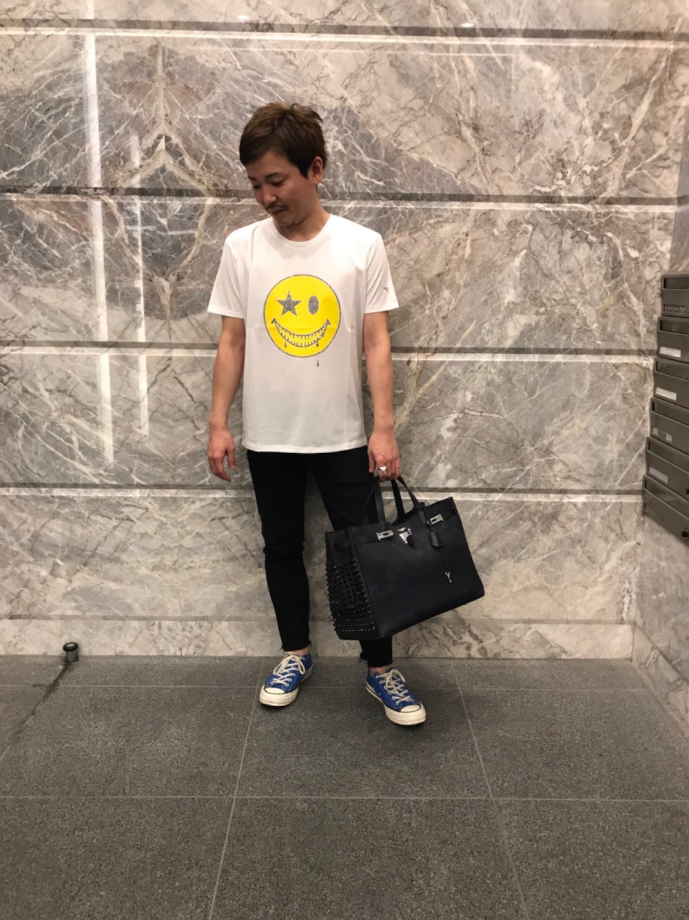 「オトナカジュアル、ゆったりコーデ、ビックT、ブラック、シンプル」｜「maxsixのアイテム（Tシャツ/カットソー、ホワイト系）」を使った、sheffyさん（メンズ・163cm）の夏コーディネートの1枚目の写真