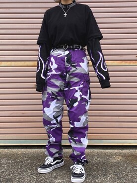 トップス パープル系 を使った 迷彩パンツ の人気ファッションコーディネート Wear