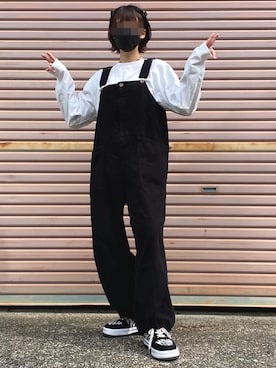 「白黒」｜「アイテム（サロペット/オーバーオール）」を使った、　あいり☺︎さん（レディース・163cm）の春コーディネート