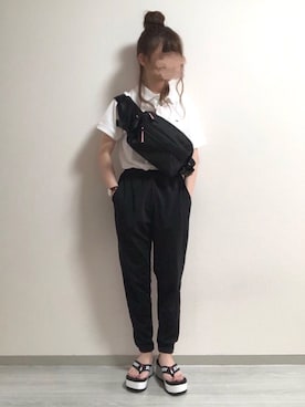 「TOMMY HILFIGER」｜「アイテム（ビーチサンダル）」を使った、fuwa.さん（レディース・152cm）の春コーディネート