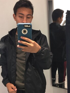 「H&M（エイチ・アンド・エム）のアイテム（ナイロンジャケット）」を使った、Jesus Delgadoさん（メンズ・163cm）の夏コーディネート