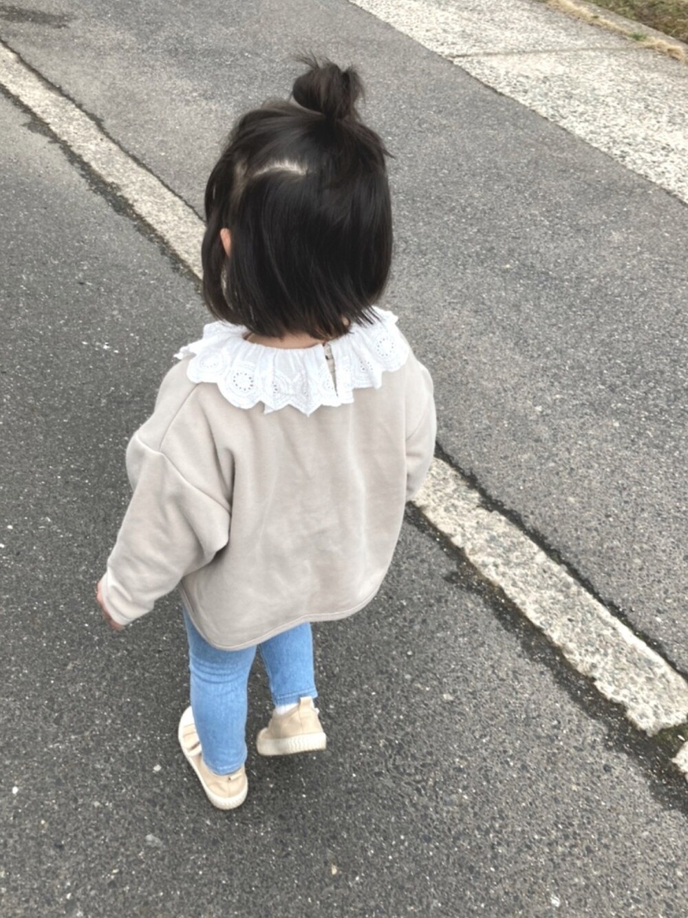 「キッズコーデ、キッズファッション、女の子、ootd、今日のコーデ」｜「GUのアイテム（スウェット、ベージュ系）」を使った、rさん（レディース・110cm）の冬コーディネートの1枚目の写真