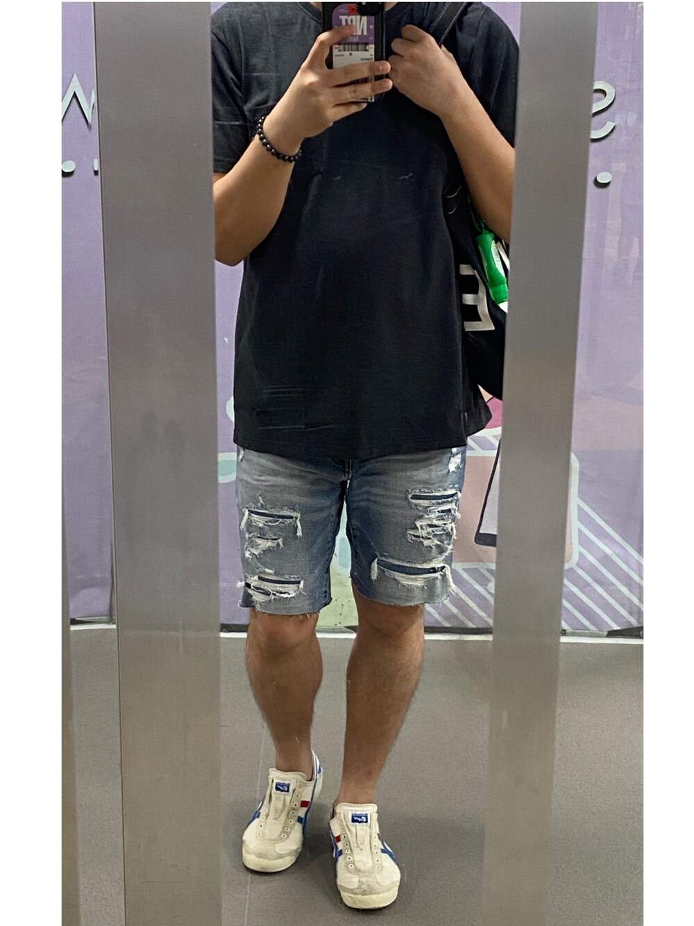 「ootd、Hong Kong、夏、休閒、サーフ、サーフスタイル、American Eagle、Onitsuka Tiger、アメリカンイーグル、オニツカタイガー」｜「no brandのアイテム（Tシャツ/カットソー、その他）」を使った、P.Y.さん（メンズ・172cm）の春コーディネートの1枚目の写真