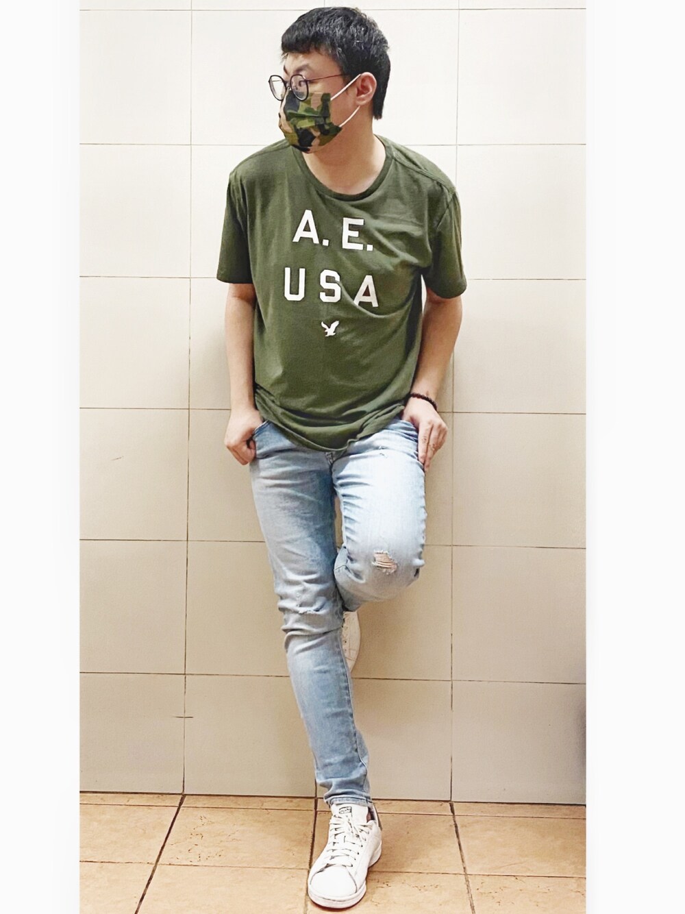 「ootd、Hong Kong、通勤穿搭、通勤コーデ、サーフ、夏、American Eagle、UNIQLO、adidas」｜「American Eagleのアイテム（Tシャツ/カットソー、グリーン系）」を使った、P.Y.さん（メンズ・172cm）の春コーディネートの1枚目の写真