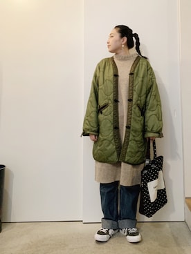 「インナーダウン」｜「アイテム（ノーカラージャケット）」を使った、CA★RIさん（レディース・163cm）の冬コーディネート