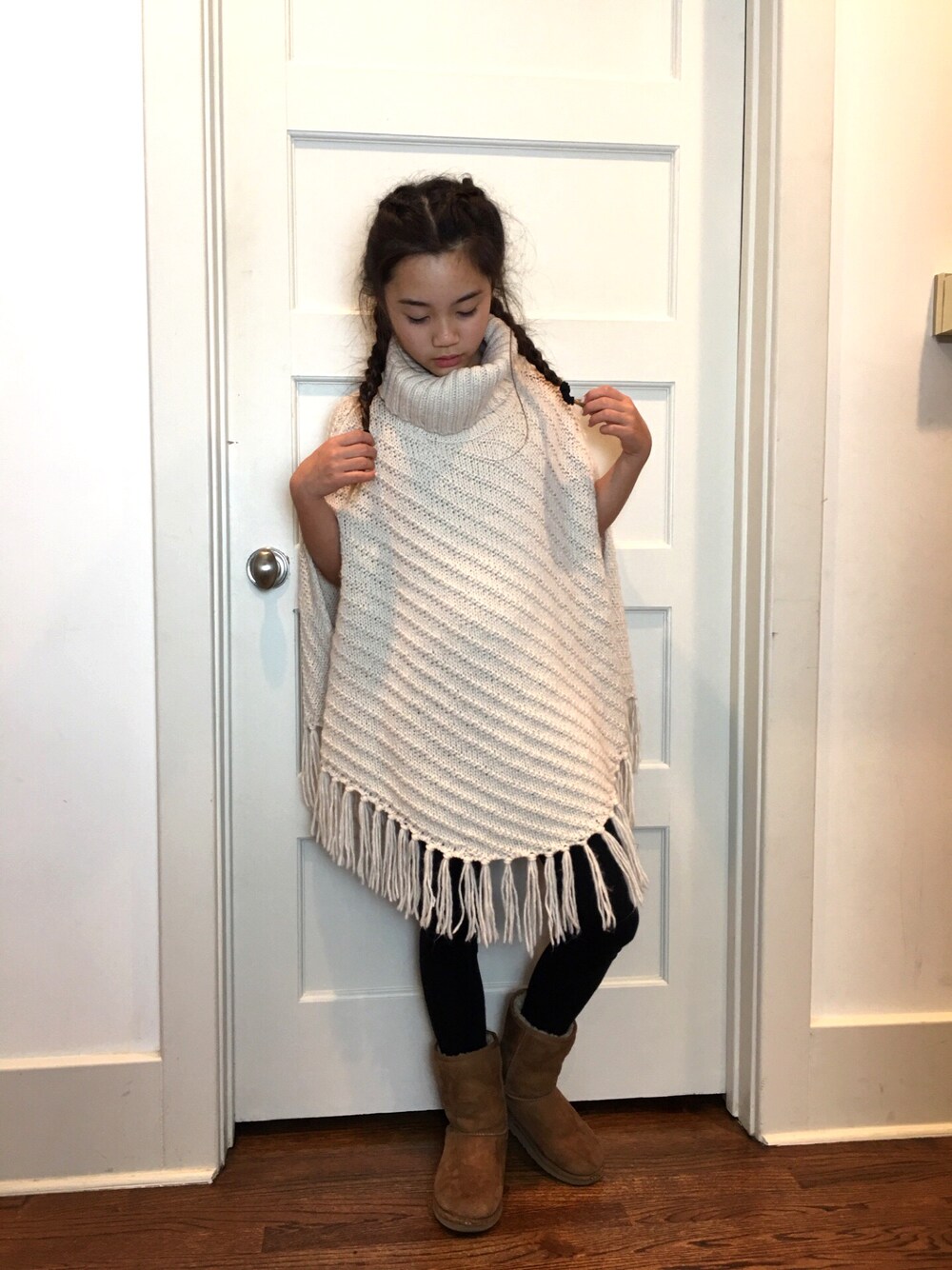「ootd、winter、casual、vintage、Cute、uggs」｜「FOREVER 21のアイテム（ドレス、ホワイト系）」を使った、puppyloveMさん（キッズ・142cm）の冬コーディネートの1枚目の写真
