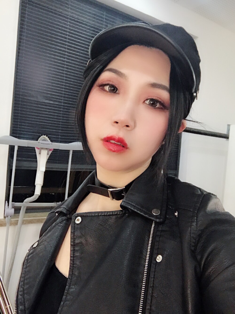 「Cosplay Nana、音乐厅」｜「nanaのアイテム（ハンチング/ベレー帽、ブラック系）」を使った、马小豆豆的奇幻之旅さん（レディース・166cm）の冬コーディネートの1枚目の写真