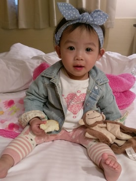 「Carter's（カーターズ）のアイテム（ジャケット/アウター）」を使った、Iris Hungさん（キッズ・70cm）の春コーディネート