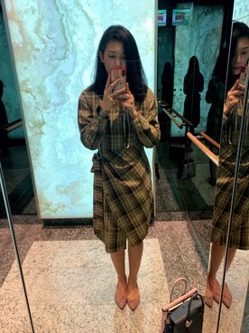 「GEOX（ジェオックス）のアイテム」を使った、Sharon Zhangさん（レディース・168cm）の春コーディネート