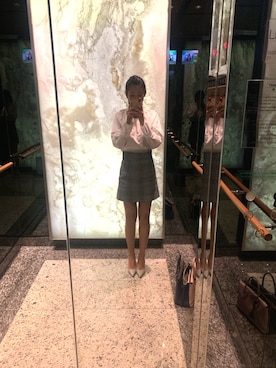 「sandro（サンドロ）のアイテム（スカート、グリーン系）」を使った、Sharon Zhangさん（レディース）の春コーディネート