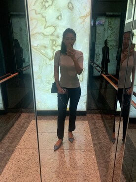「YSL（ワイエスエル）のアイテム（ショルダーバッグ、ブルー系）」を使った、Sharon Zhangさん（レディース）の夏コーディネート
