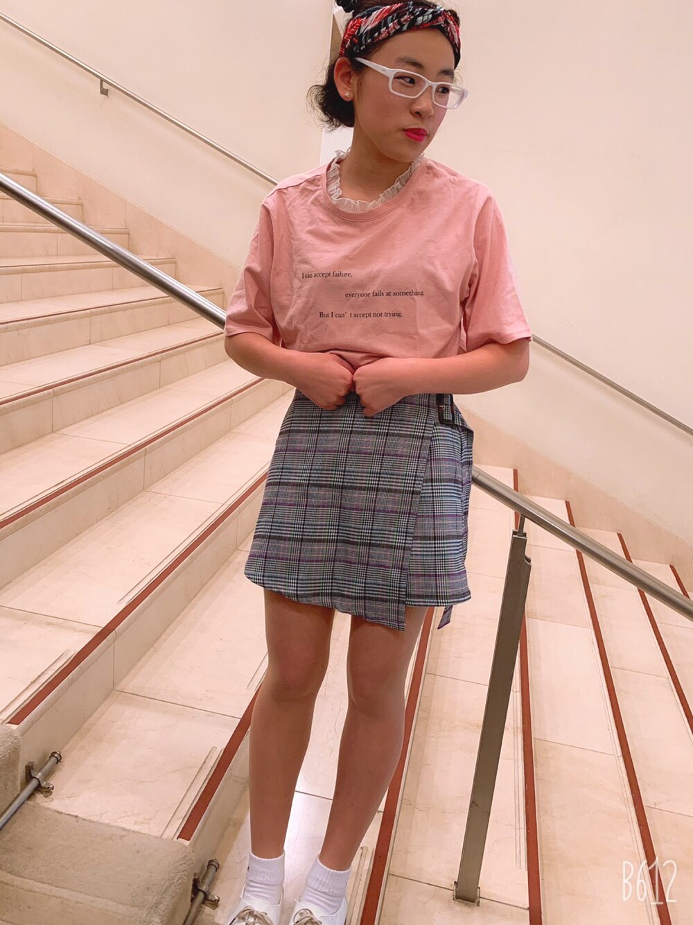 「ガーリー系、派手色なし！、ツノヘアー、あはねすたいる」｜「WEGOのWEGO/チュールフリルネックロゴTシャツ（Tシャツ/カットソー、ピンク系）」を使った、朱羽さん（レディース・153cm）の春コーディネートの1枚目の写真
