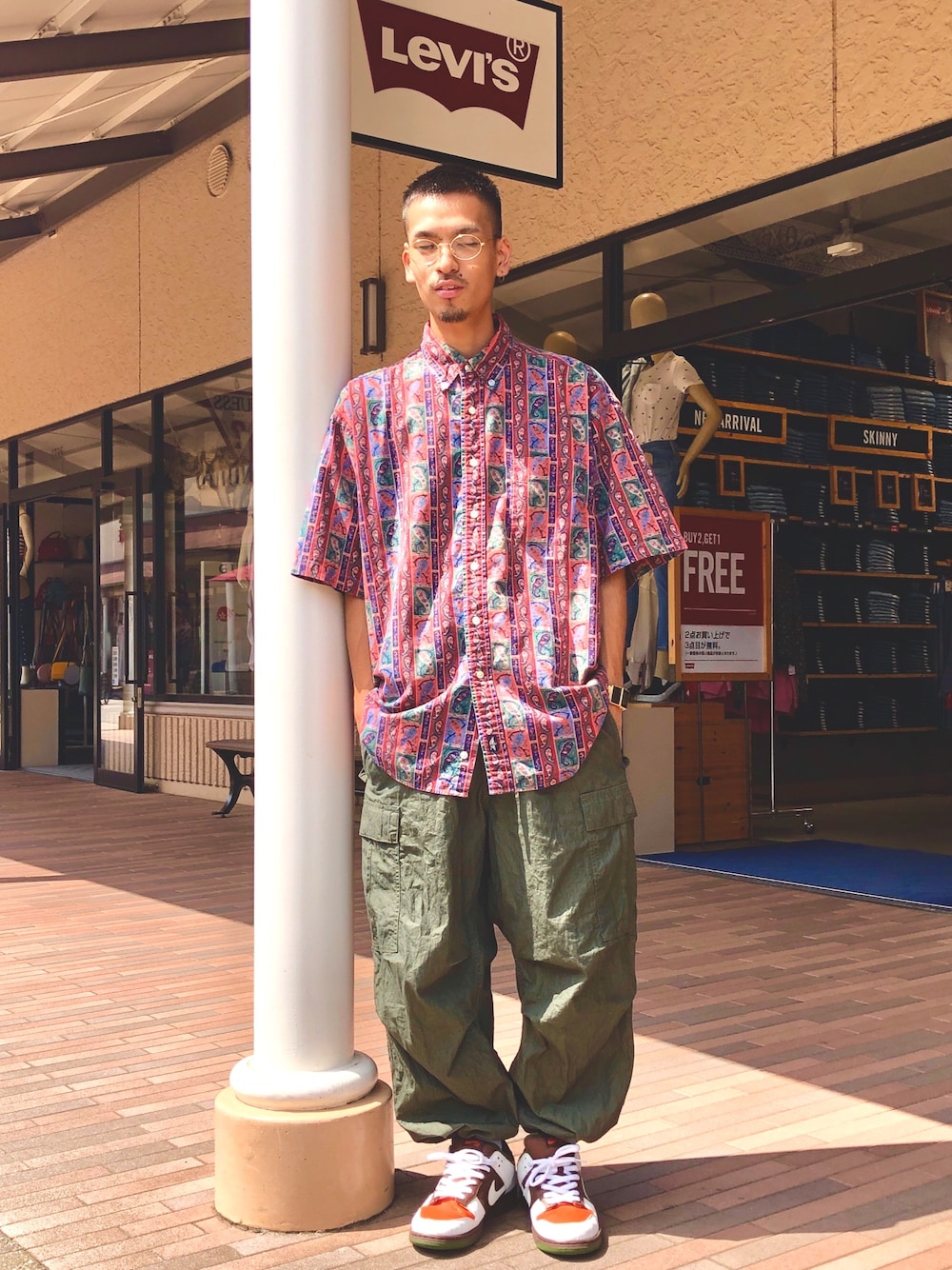 「古着コーデ、古着MIX、夏コーデ、NIKE、dunk、カーゴパンツ、Levi's、坊主、ootd、いいね、save、フォローお願いします🤑」｜「DOCKERSのアイテム（シャツ/ブラウス、その他）」を使った、Yorkieさん（メンズ・172cm）の夏コーディネートの1枚目の写真