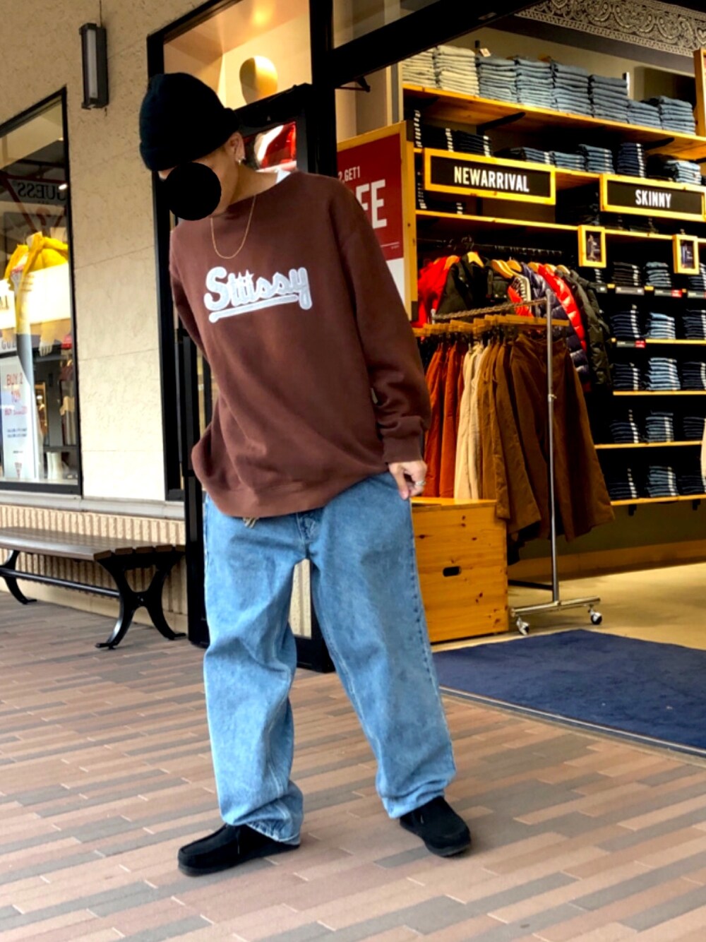 「冬コーデ、ラフ、年末WEAR感謝祭、バギーパンツ、stussy、ストリート、古着、古着MIX、90'sスタイル、オールドスクール」｜「STUSSYのアイテム（スウェット、ブラウン系）」を使った、Yorkieさん（メンズ・173cm）の冬コーディネートの1枚目の写真