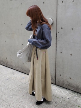 「Gramicci（グラミチ）のアイテム（裙子、ベージュ系）」を使った、ようさん（レディース・158cm）の秋コーディネート