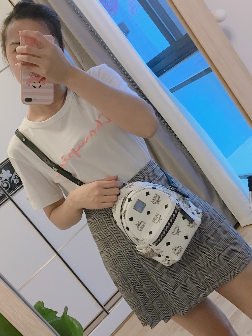 「Championのアイテム（Tシャツ/カットソー、ホワイト系）」を使った、_ANYONE的さん（レディース・166cm）の秋コーディネートの1枚目の写真