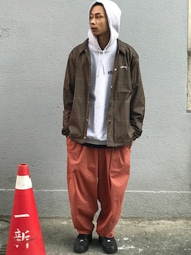 「STUSSY（ステューシー）のアイテム（ナイロンジャケット）」を使った、港星さん（メンズ・175cm）の秋コーディネート
