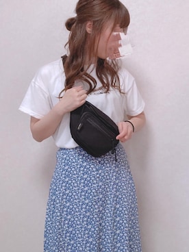 「Aラインスカート」｜「アイテム（ボディバッグ/ウエストポーチ）」を使った、rinaさん（レディース・168cm）の秋コーディネート